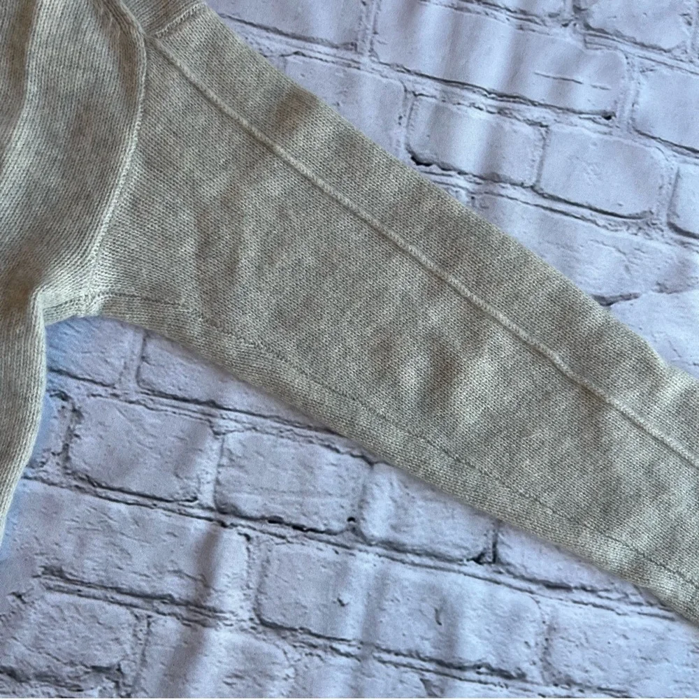 Saks Fifth Avenue 100% Cashmere Sweater Womens Large Gray Neural Quiet Luxury - Picture 4 of 16